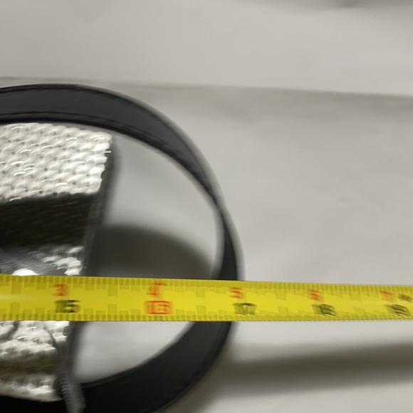 Faux leather silver wine carrier with set of 4 matching coasters - Picture 5 of 6